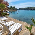 아파트 Front In Punta Križa