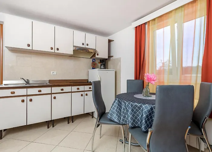 Apartment Front In Punta Križa