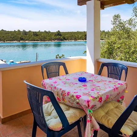 Front In * Punta Kriza