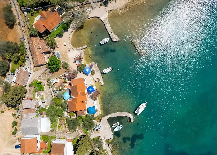 Apartment Front In Punta Kriza